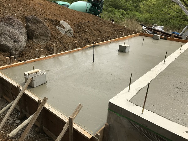 キグミ　山中湖　平井邸　ログハウス 基礎工事 コンクリート打設 完了